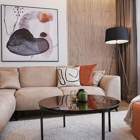Zest Residence Kragujevac Buitenkant foto