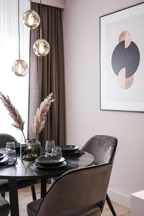 Zest Residence Kragujevac Buitenkant foto