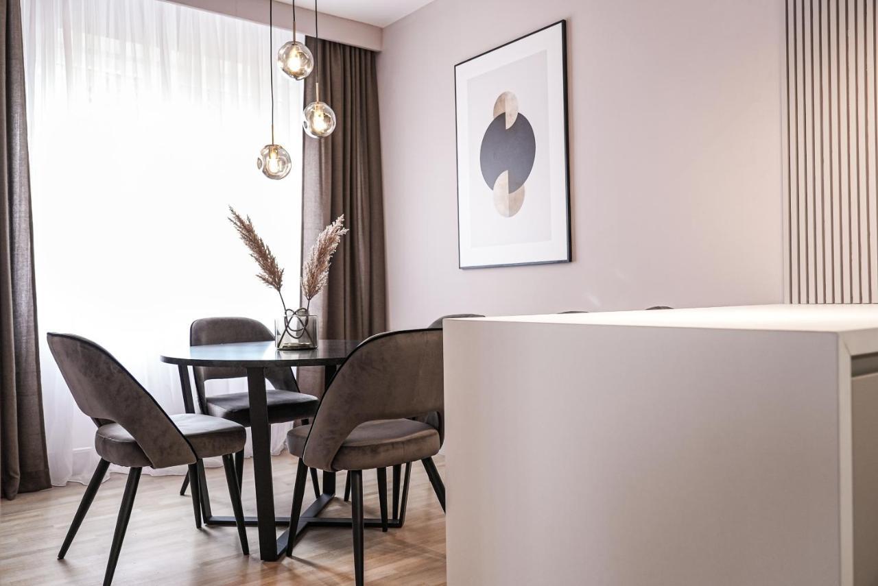 Zest Residence Kragujevac Buitenkant foto